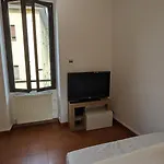 דירה Modern And Cozy Live Like A Local