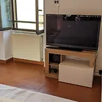 דירה Modern And Cozy Live Like A Local קומו