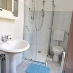 Modern And Cozy Live Like A Local Apartamento Como