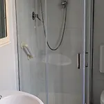 Modern And Cozy Live Like A Local Apartamento