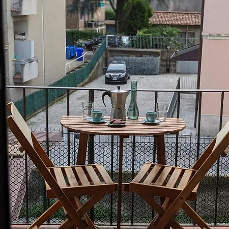 Appartamento Modern And Cozy Live Like A Local *